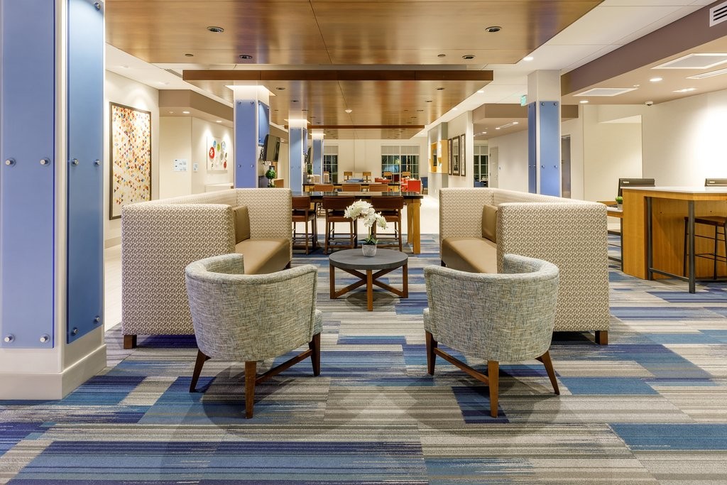Holiday Inn Express & Suites Sturbridge By Ihg,Sturbridge>>Southbridge,3 star