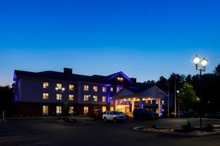 holiday inn express and suites sturbridge by ihg