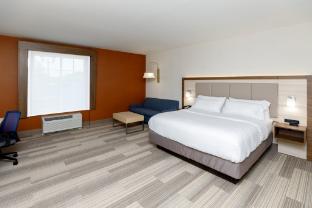holiday inn express and suites sturbridge by ihg