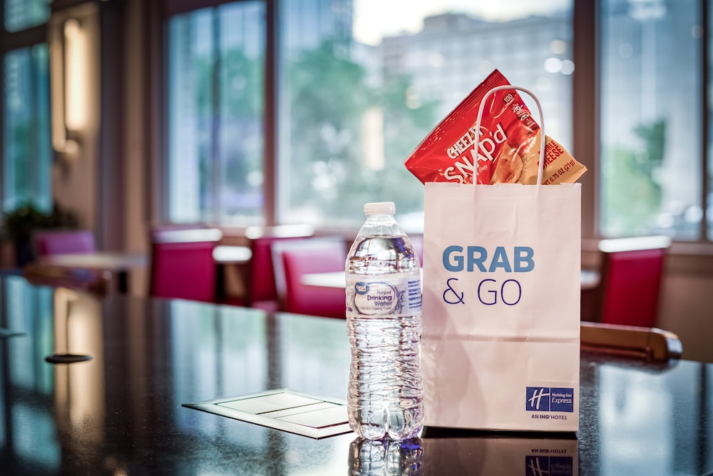 holiday inn express kansas city downtown by ihg
