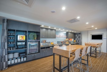 home2 suites by hilton bowling green hotel