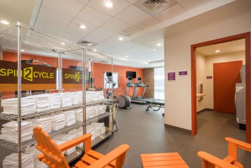home2 suites by hilton bowling green hotel