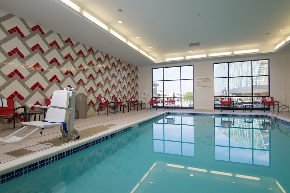 hampton inn and suites tulsa downtown