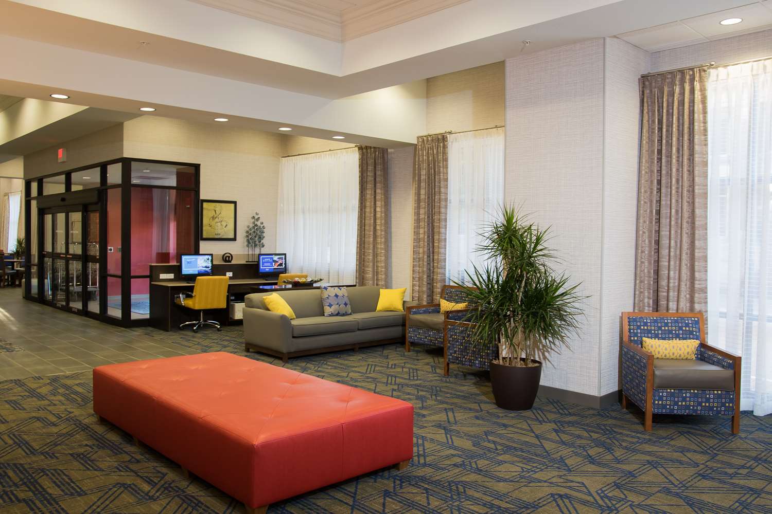 hampton inn and suites tulsa downtown