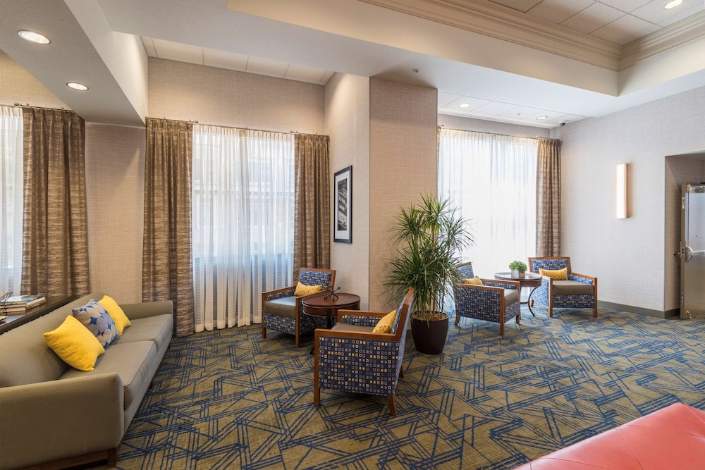 hampton inn and suites tulsa downtown