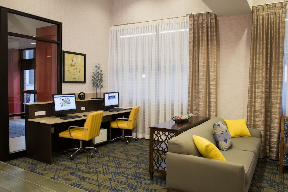 hampton inn and suites tulsa downtown
