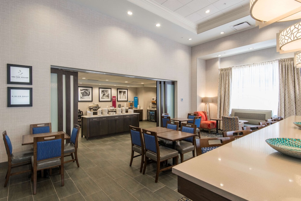 hampton inn and suites tulsa downtown