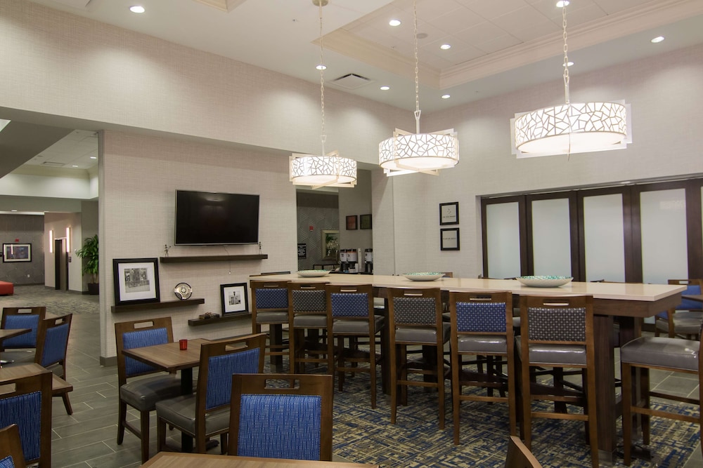 hampton inn and suites tulsa downtown