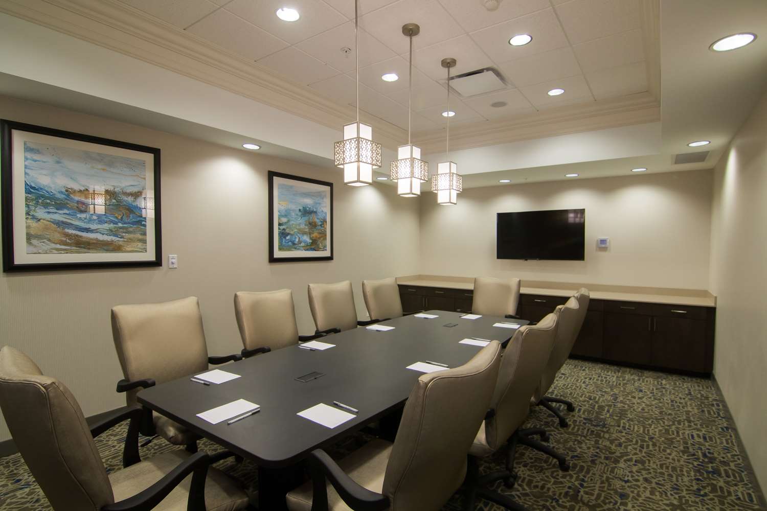 hampton inn and suites tulsa downtown