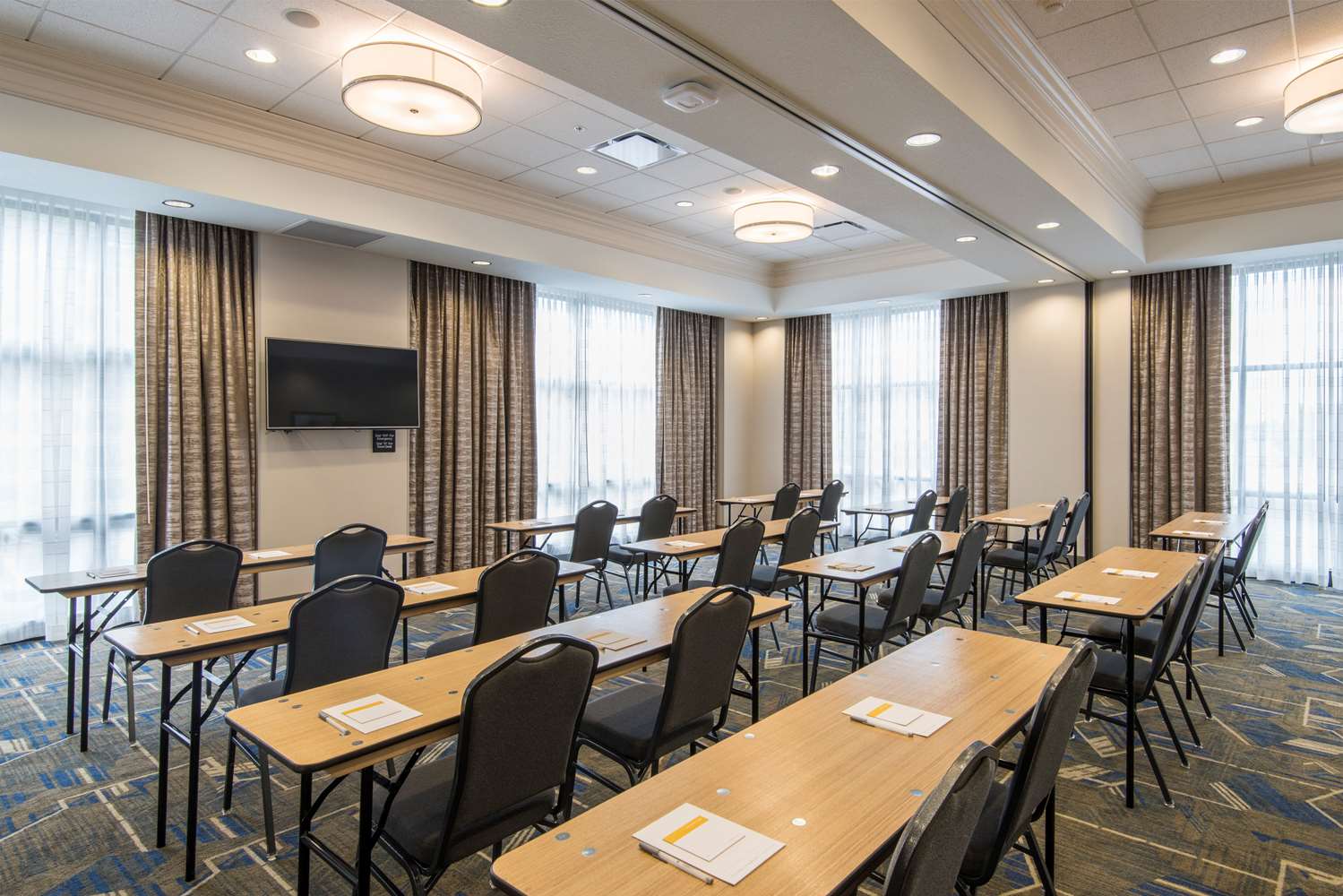 hampton inn and suites tulsa downtown