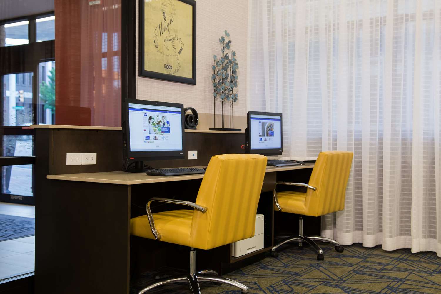 hampton inn and suites tulsa downtown