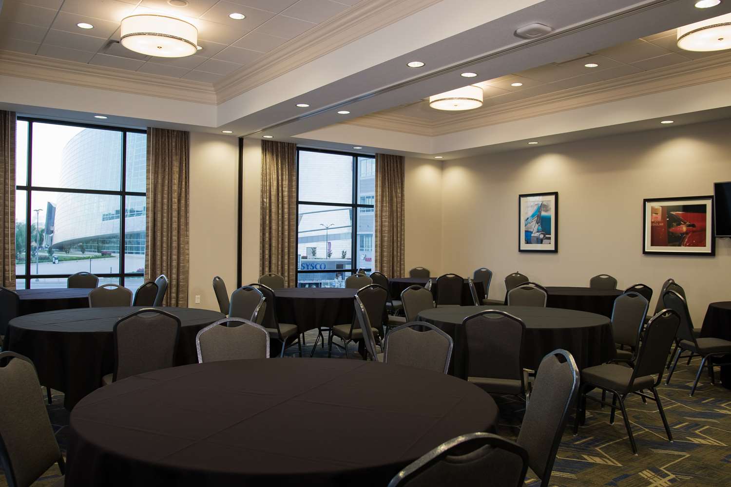 hampton inn and suites tulsa downtown