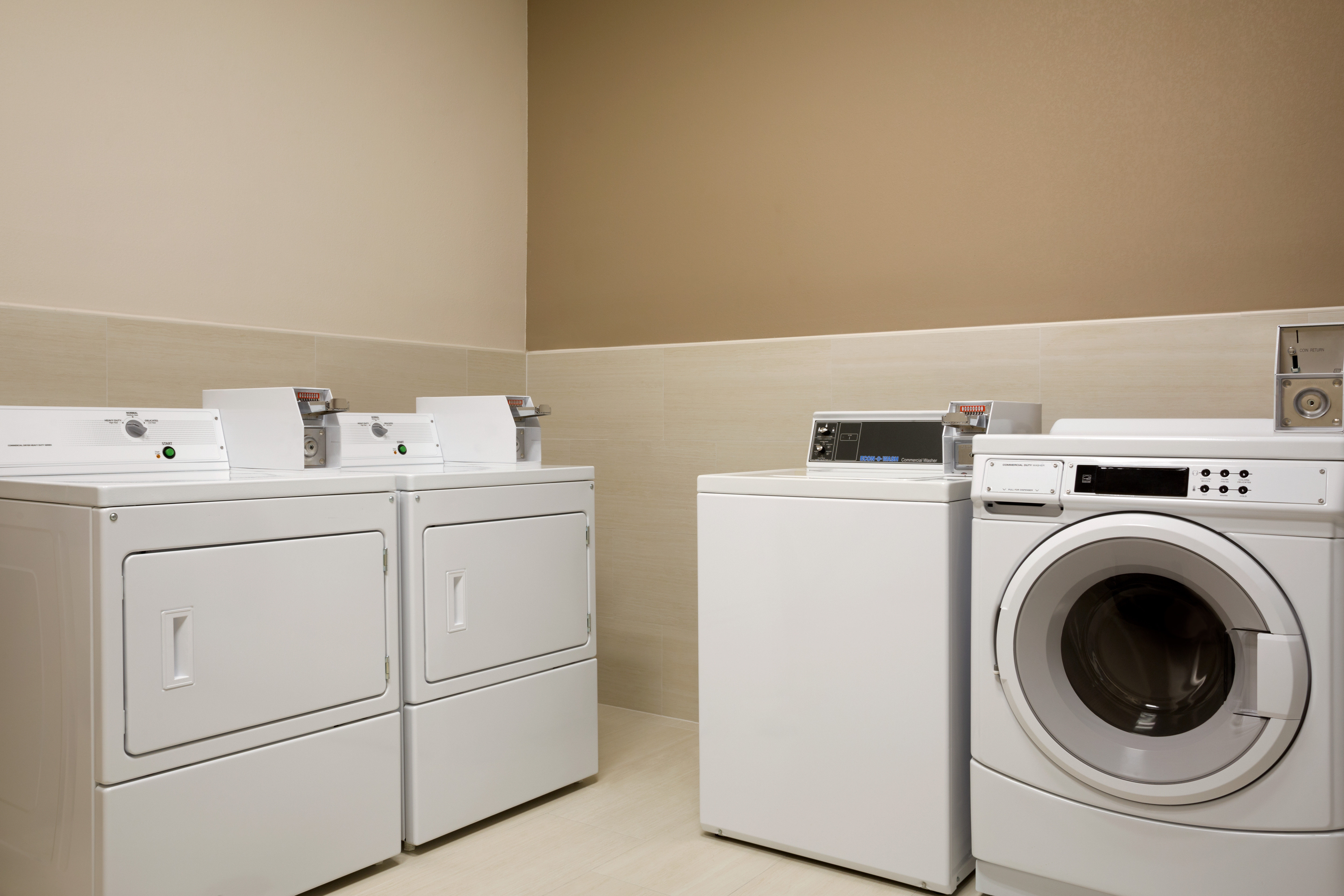 holiday inn express and suites mcallen medical center area