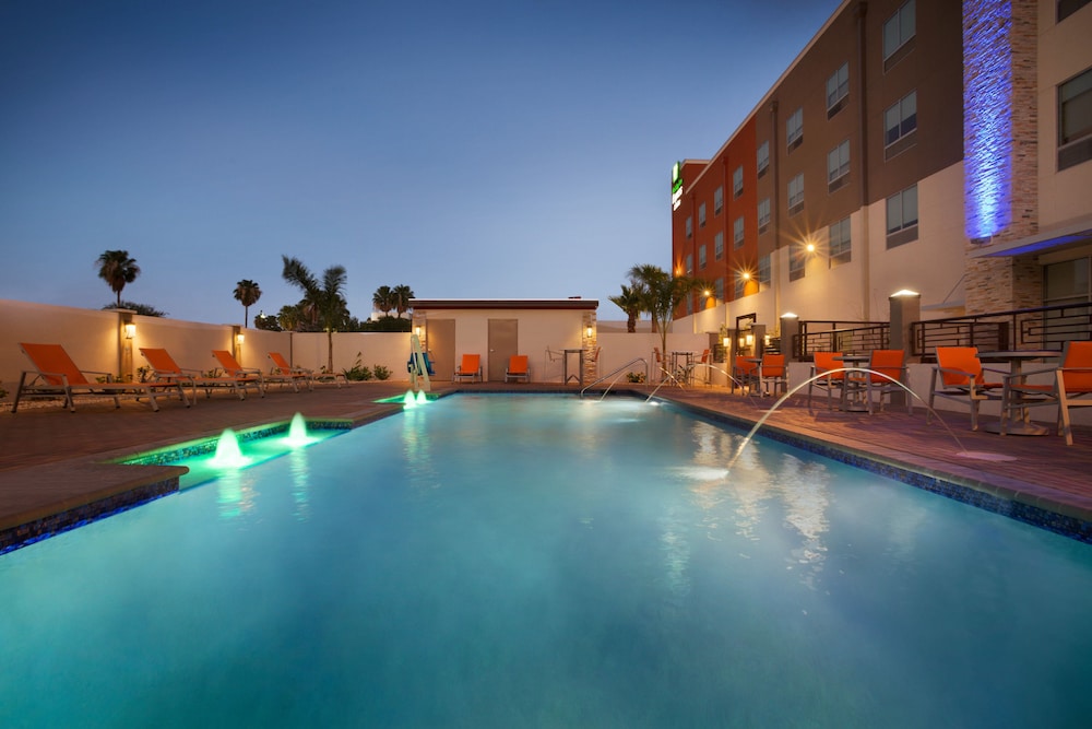 holiday inn express and suites mcallen medical center area