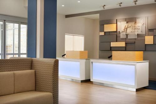holiday inn express and suites mcallen medical center area
