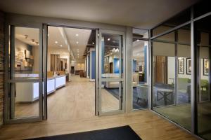 holiday inn express and suites mcallen medical center area