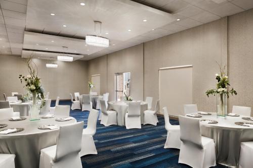 holiday inn express and suites mcallen medical center area