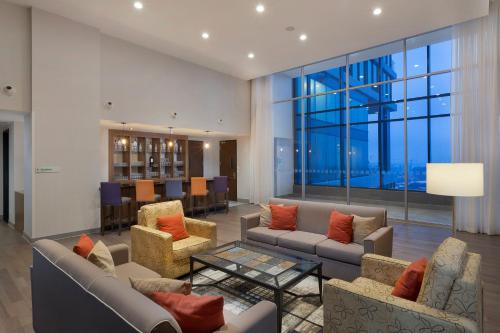 holiday inn hotel and suites montreal centre ville ouest by ihg