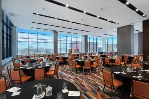 holiday inn hotel and suites montreal centre ville ouest by ihg