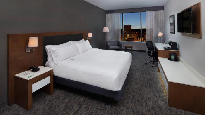 holiday inn hotel and suites montreal centre ville ouest by ihg