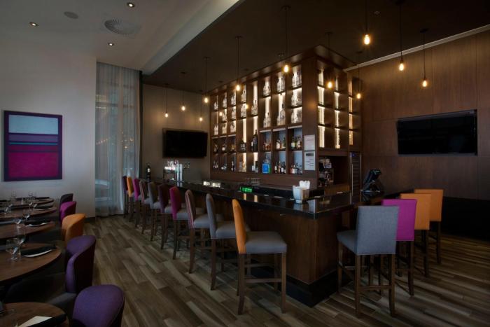 holiday inn hotel and suites montreal centre ville ouest by ihg