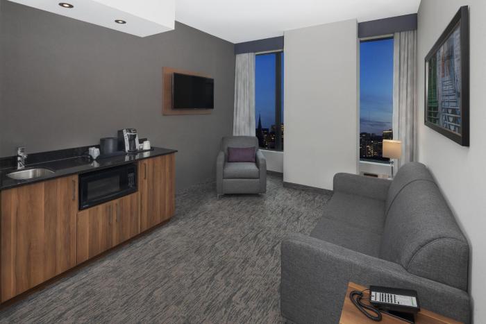 holiday inn hotel and suites montreal centre ville ouest by ihg