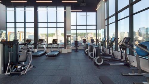 holiday inn hotel and suites montreal centre ville ouest by ihg