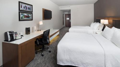 holiday inn hotel and suites montreal centre ville ouest by ihg