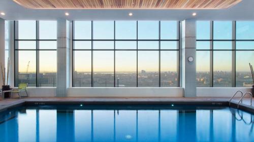 holiday inn hotel and suites montreal centre ville ouest by ihg