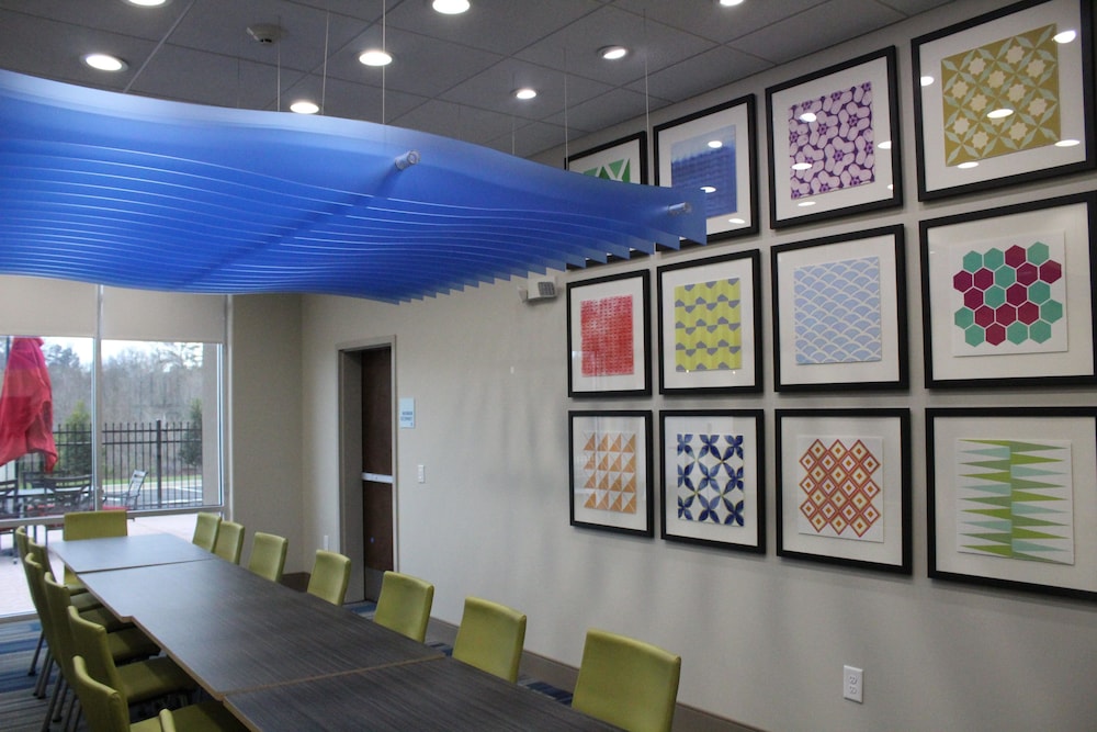 holiday inn express and suites milledgeville by ihg
