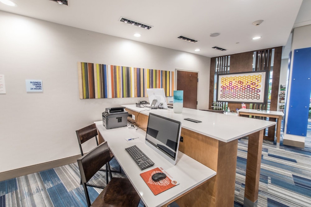 holiday inn express and suites milledgeville by ihg