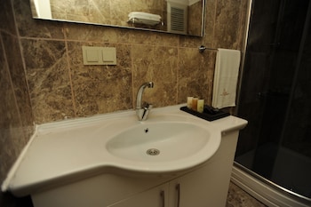 qamar prestige suites