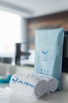 airline inn kaohsiung station