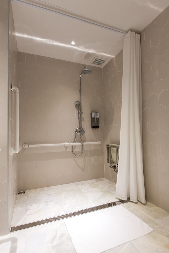 airline inn kaohsiung station