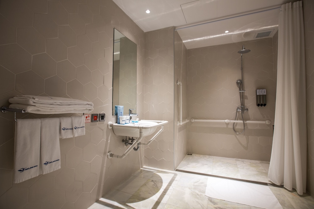 airline inn kaohsiung station