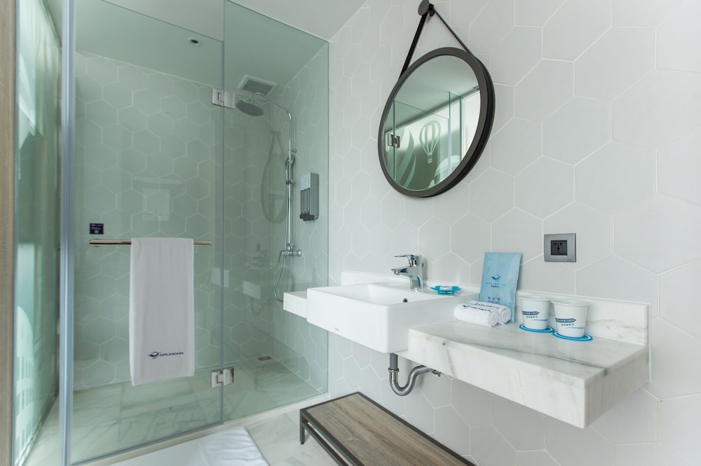 airline inn kaohsiung station