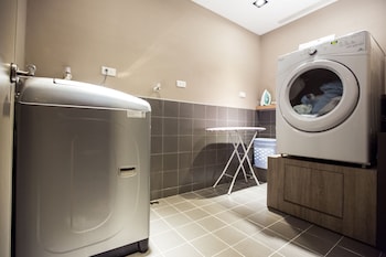 airline inn kaohsiung station