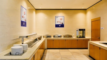 holiday inn express zhangjiakou park view