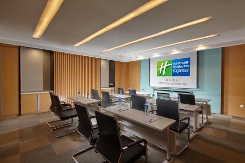 holiday inn express tangshan downtown by ihg