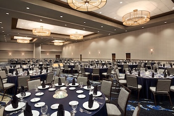 embassy suites by hilton san antonio brooks hotel and spa