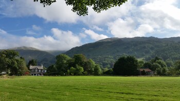 lake view country house