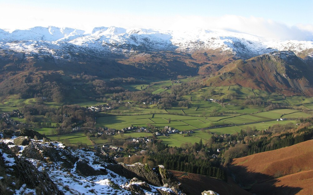 lake view country house