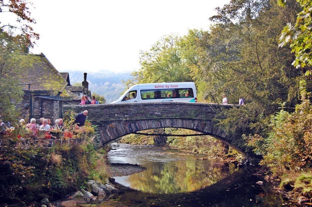 lake view country house
