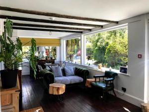 lake view country house