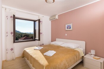 Apartment & Rooms Villa Katarina,Dubrovacko Primorje>>Banici,3 star