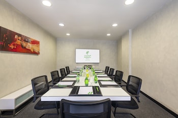 holiday inn muscat al seeb by ihg