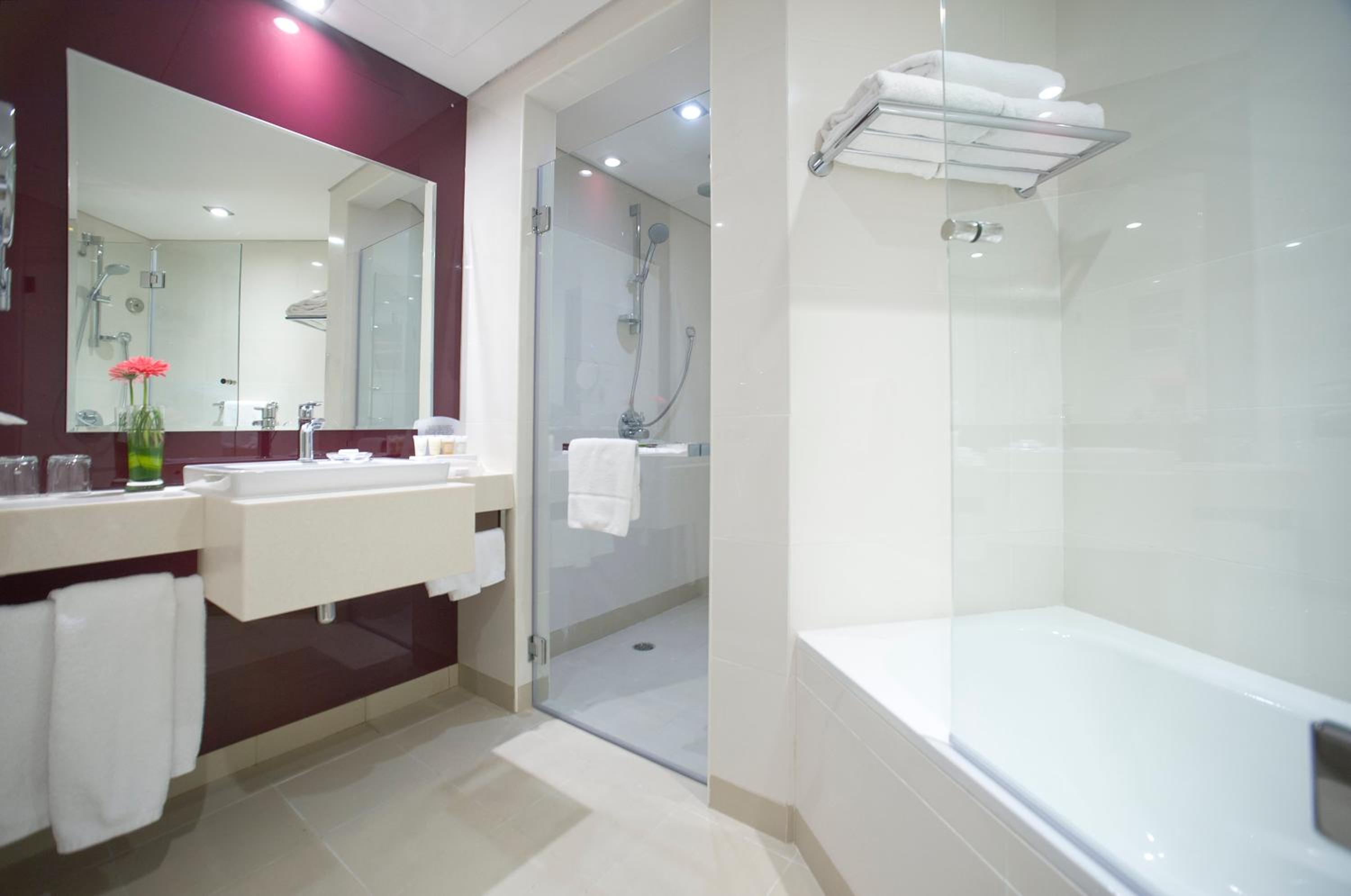 holiday inn muscat al seeb by ihg