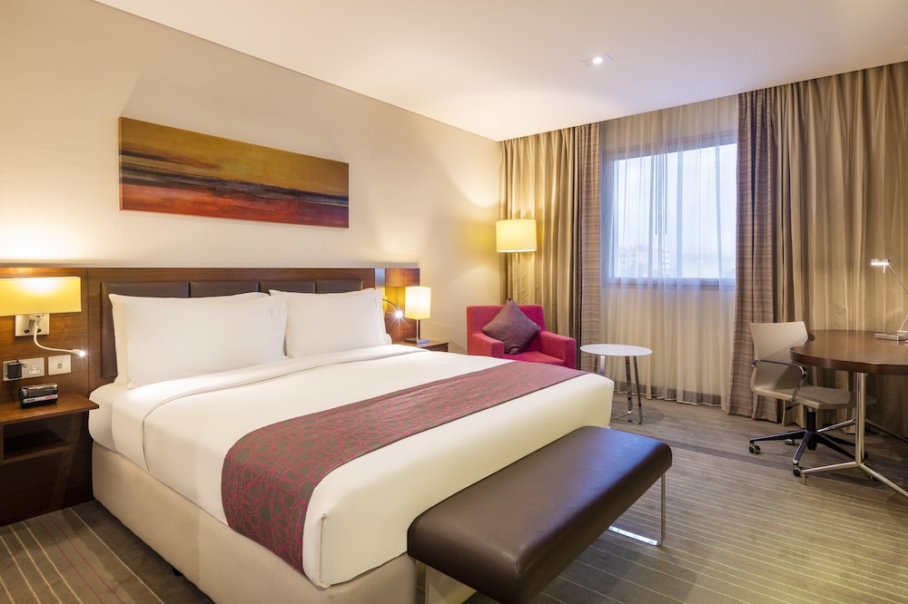holiday inn muscat al seeb by ihg