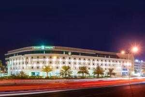 Holiday Inn Muscat Al Seeb By Ihg,Muscat International Airport>>Muscat,4 star