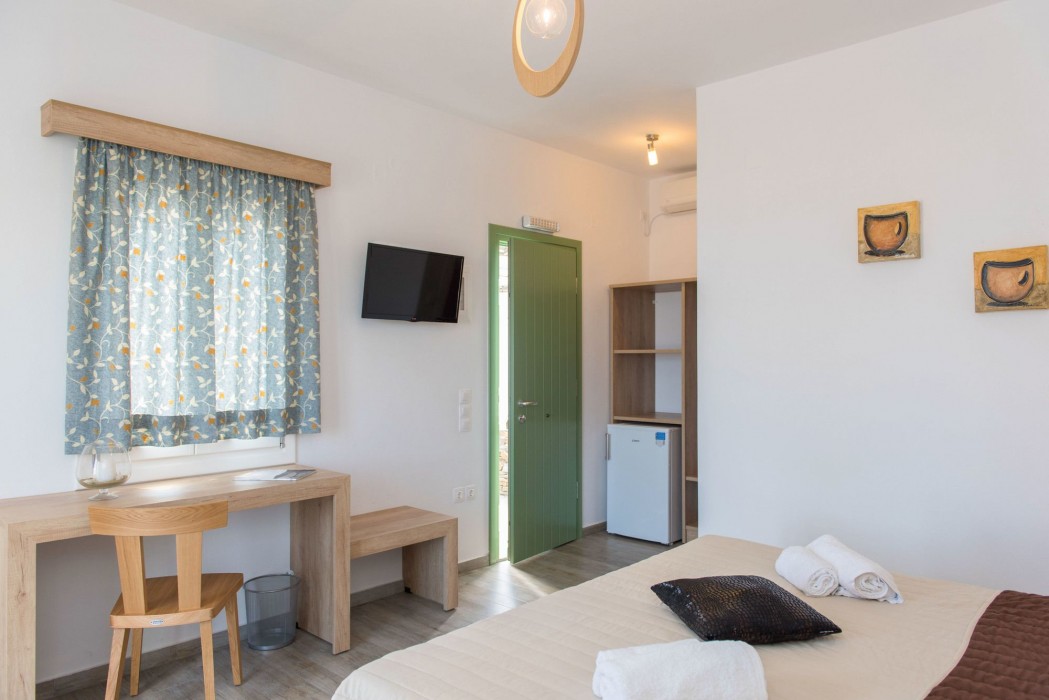 rooms and apartments archontou